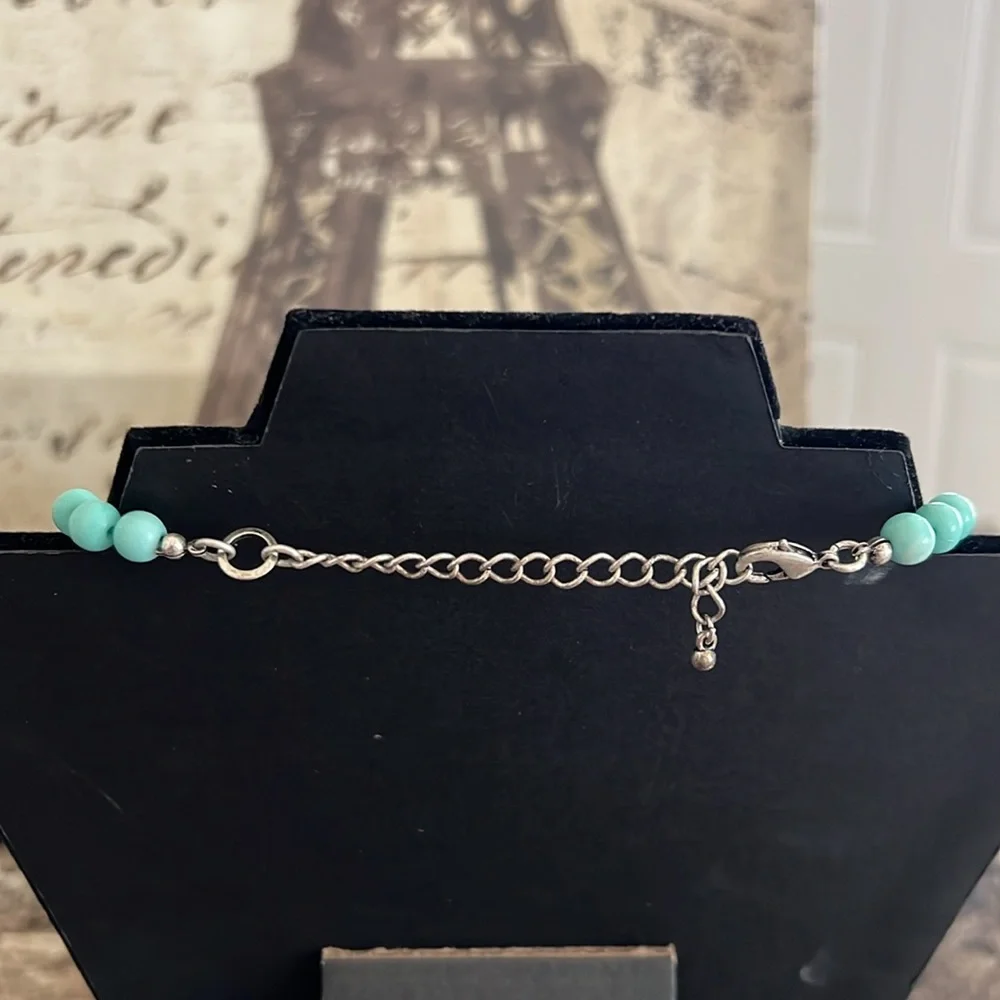 Blue Turquoise Beaded Necklace with Floral Centerpiece EUC